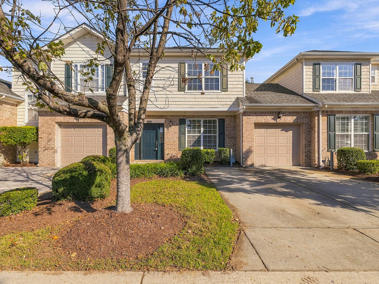 1168 Westbriar Drive - 1 — Photo 2