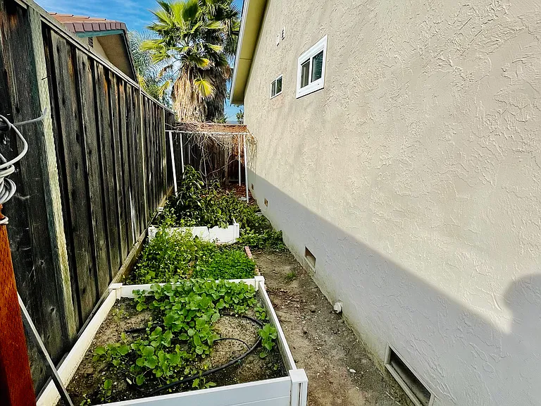 2642 Aborn Rd — Photo 6