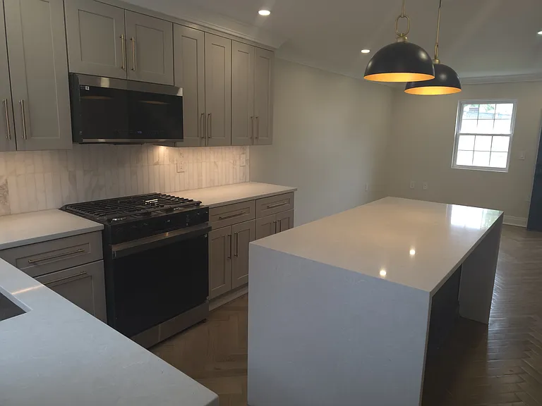 1453 Morris Ave #2 — Photo 4