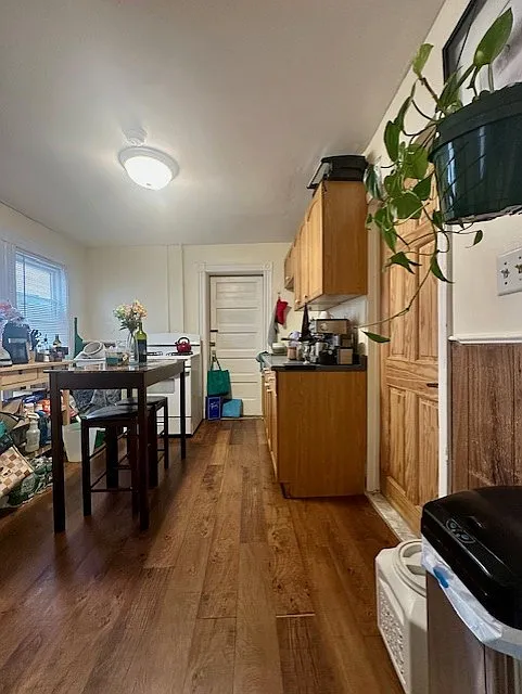 2 bed, 700 sqft, $2,200 — Photo 4