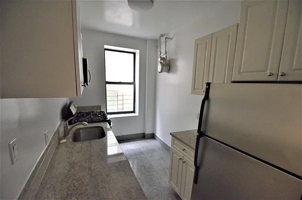 Rented by CITY SKYLINE REALTY INC | media 17