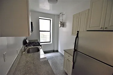 Rented by CITY SKYLINE REALTY INC