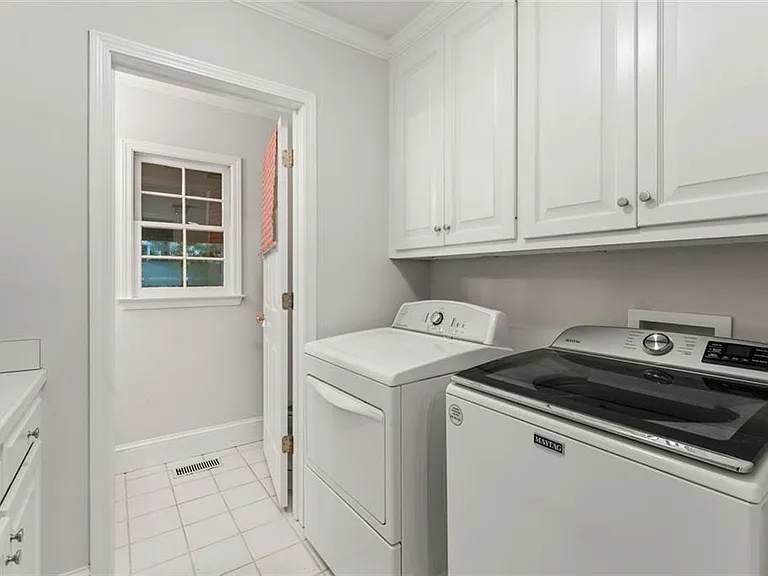 2986 Mornington Dr NW — Photo 13