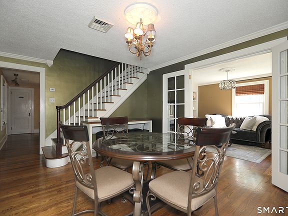 3rd image of 11 Grant Avenue
