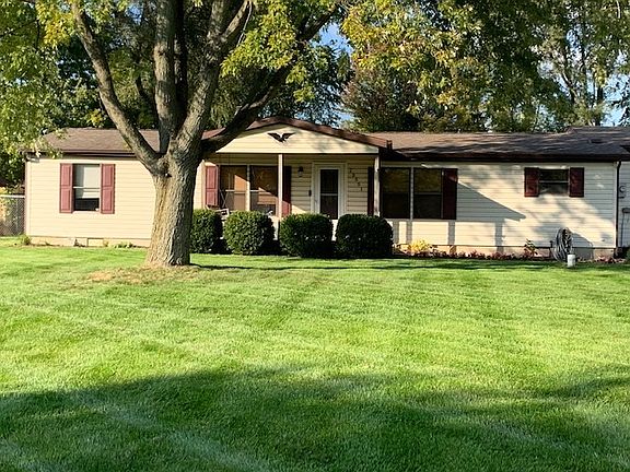 3rd image of 23551 Linden Dr