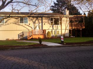 7530 SE Clackamas Rd, Milwaukie, OR 97267