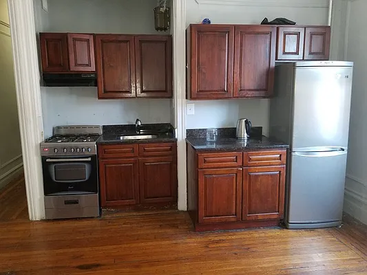 Rented by Monarch Realty Holdings | media 14