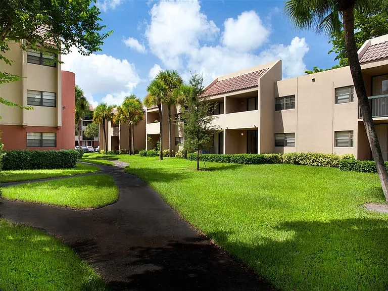 Meadow Walk Apartments — Photo 17