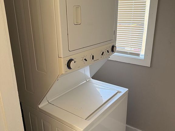 5th image of 856-860 32nd St