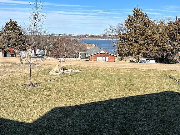 2nd image of 11224 Lakeview Dr