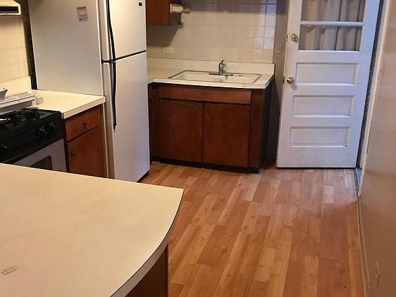 5th image of 4610 Washington St #3E