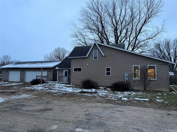 208 E Cleveland St, Olin, IA 52320