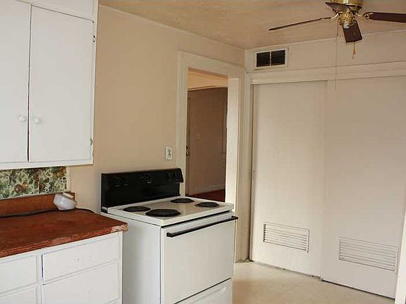 5th image of 3505 N Leland Ave