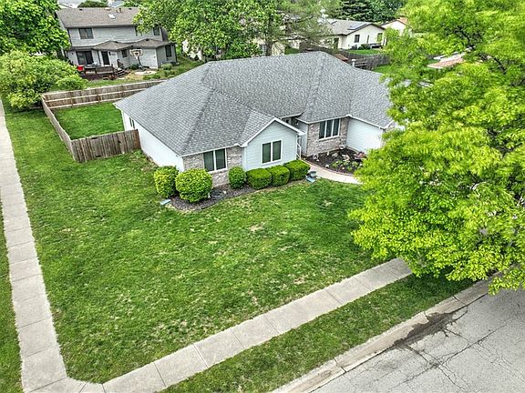 2nd image of 2575 Deerfield Ct