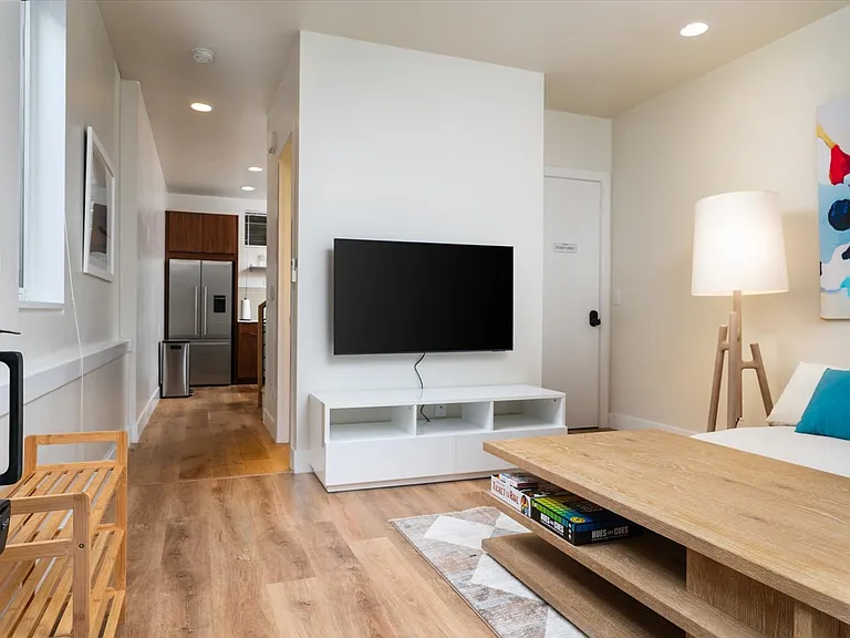2218C Franklin Ave E #C — Photo 11