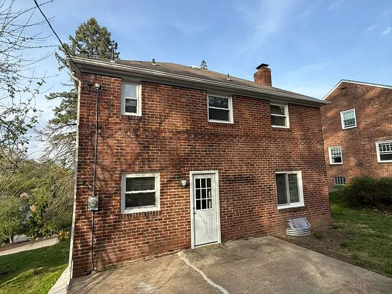 338 Caryl Dr — Photo 2