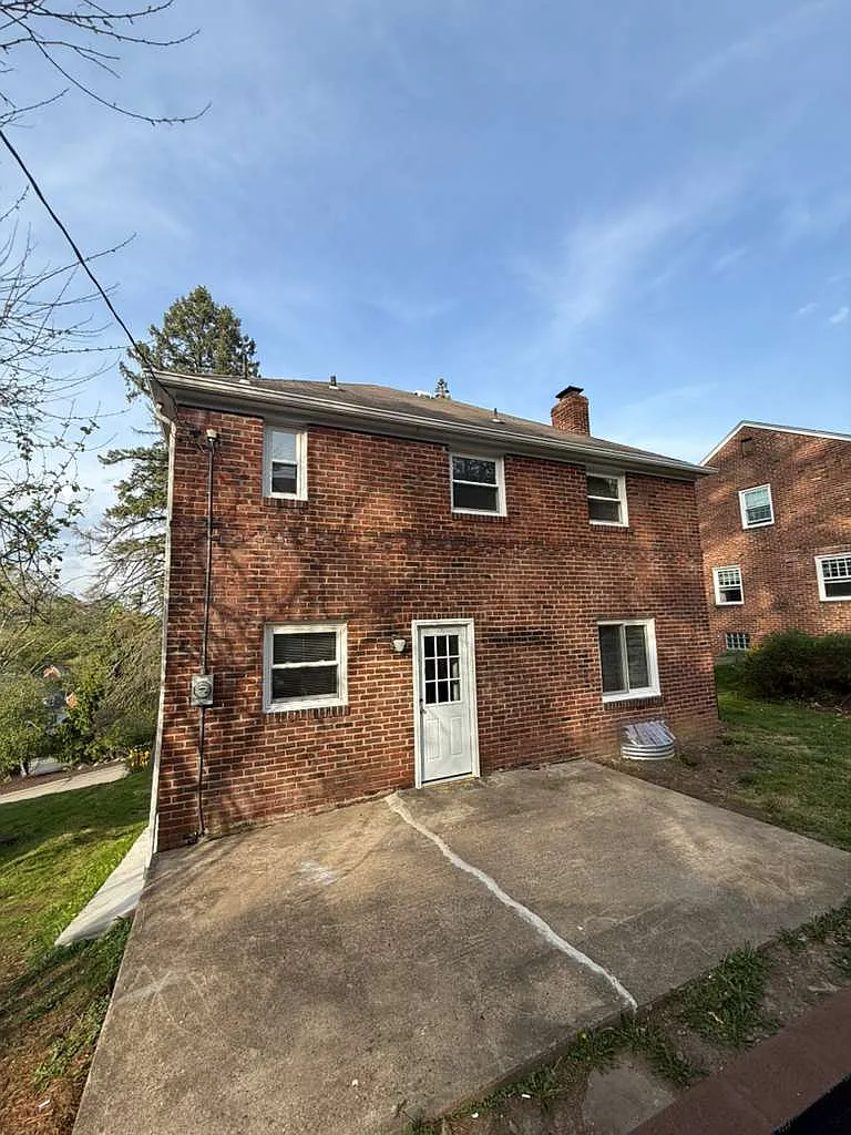 Building Photo - 338 Caryl Dr