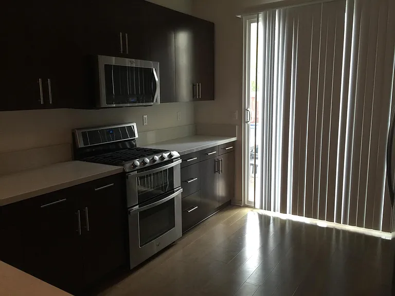 402 Vista Dr — Photo 12