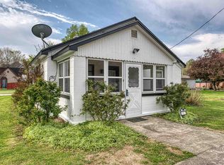 303 W Brummitt St, Owensville, IN 47665