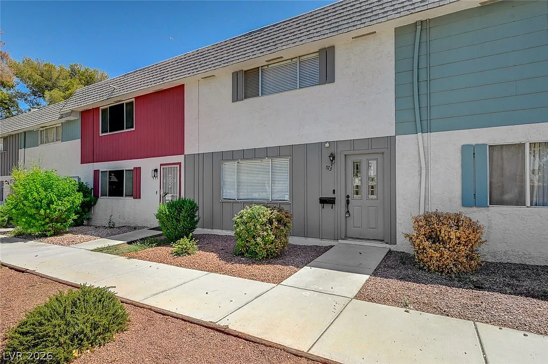2 bed, 3.0 bath, 1320 sqft, $1,585 — Photo 1