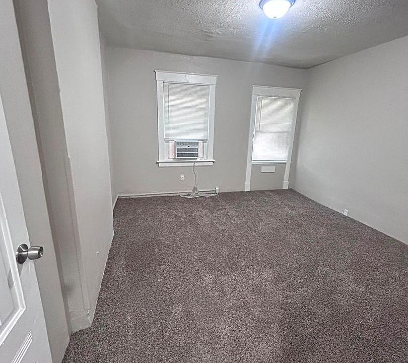 2nd image of 624-628 Wayne St #3