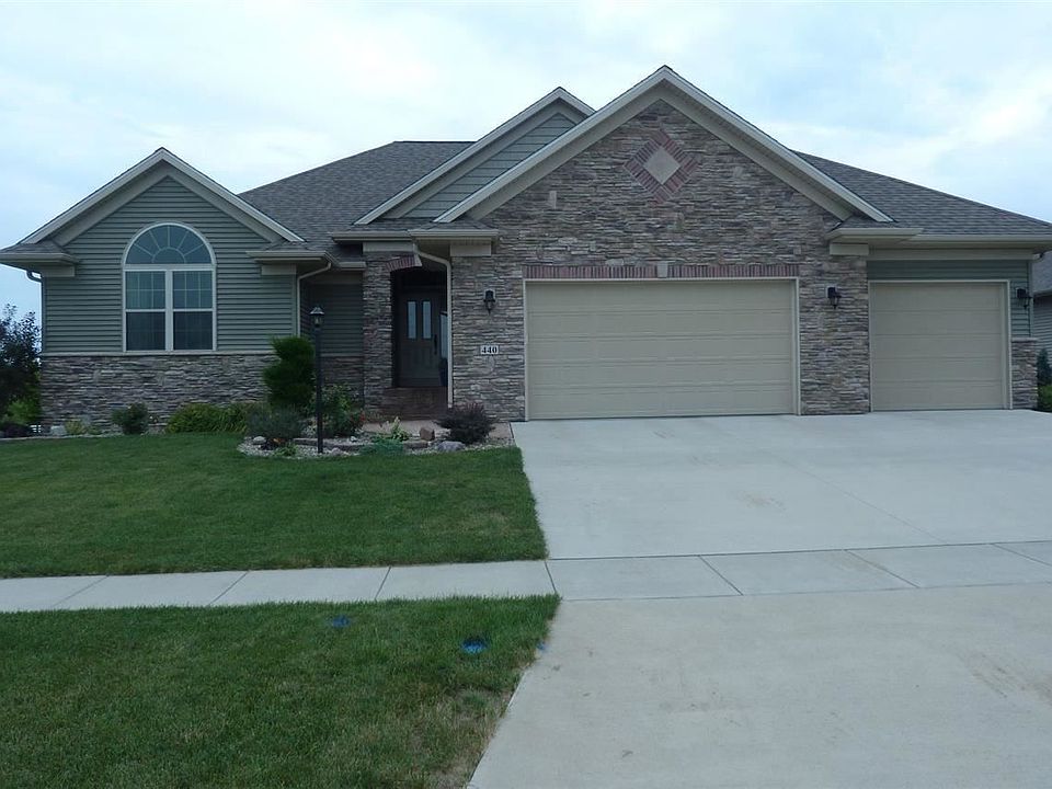 1st image of 440 Carlyle Dr