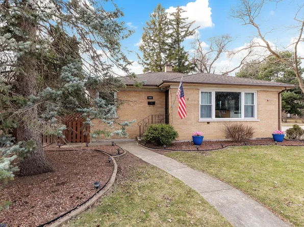 4002 Fern Ave, Lyons, IL 60534