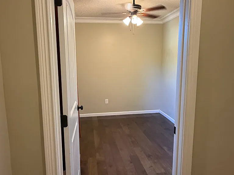 308 E Quincy Ave — Photo 14