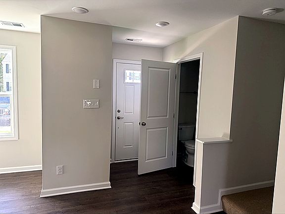 2nd image of 1124 Canterbury Ridge Rd