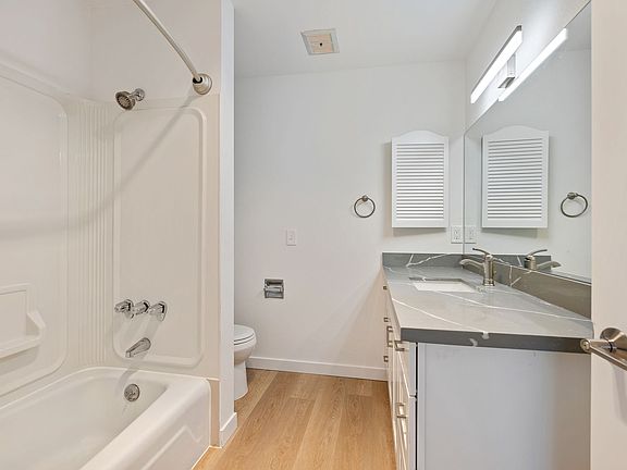 3rd image of 11520 Greenwood Ave N APT 202