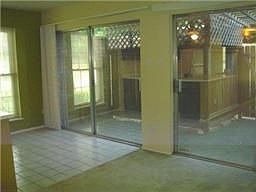 Eat-In Kitchen & Dining Room