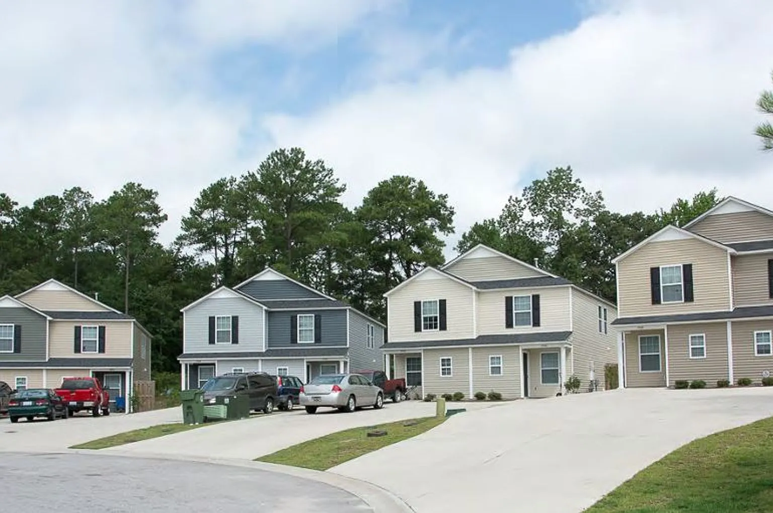3bd/2.5ba Townhouse in Northeast Columbia — Photo 1