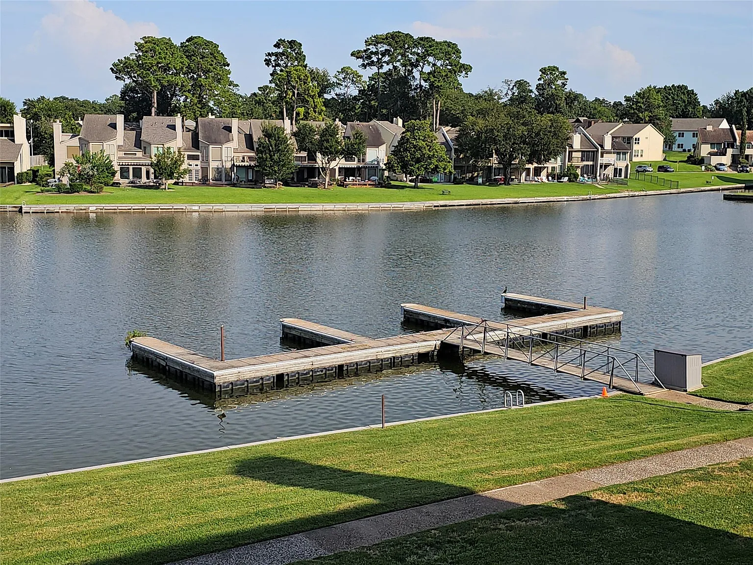 1 bed, 1.0 bath, 584 sqft, $1,050 — Photo 3