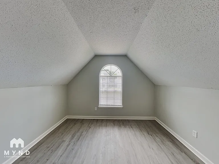 6252 Phillips Lake Cv — Photo 23