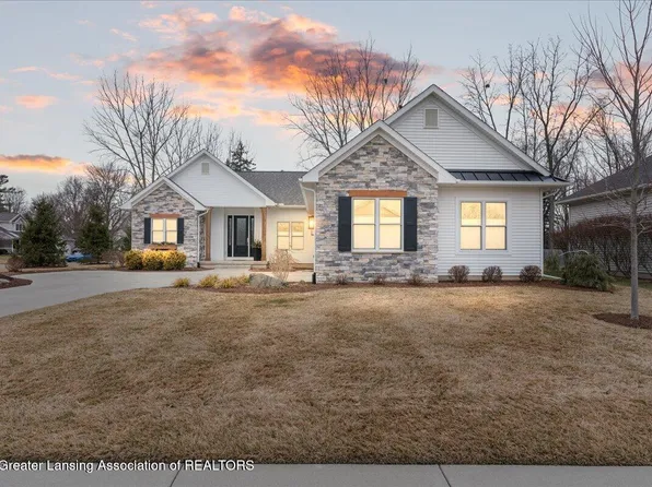 822 Laurelwood Dr, Lansing, MI 48917