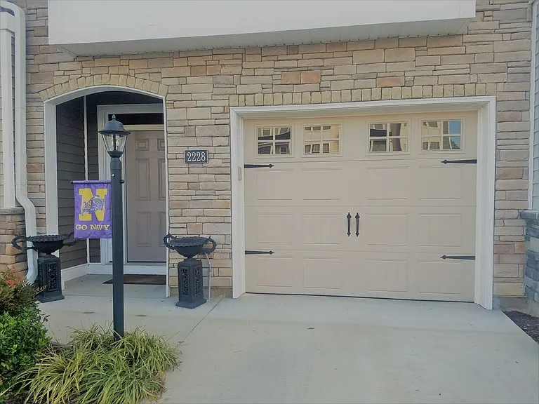 2228 Perennial Cir — Photo 2