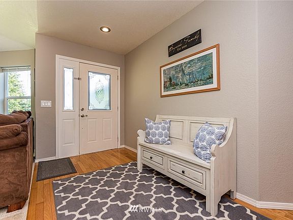 5th image of 281 Coral Dr