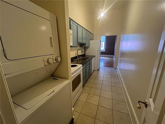 5th image of 237 Dauphine St Unit 7