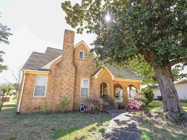 225 W Dunn Ave, Hampton, AR 71744