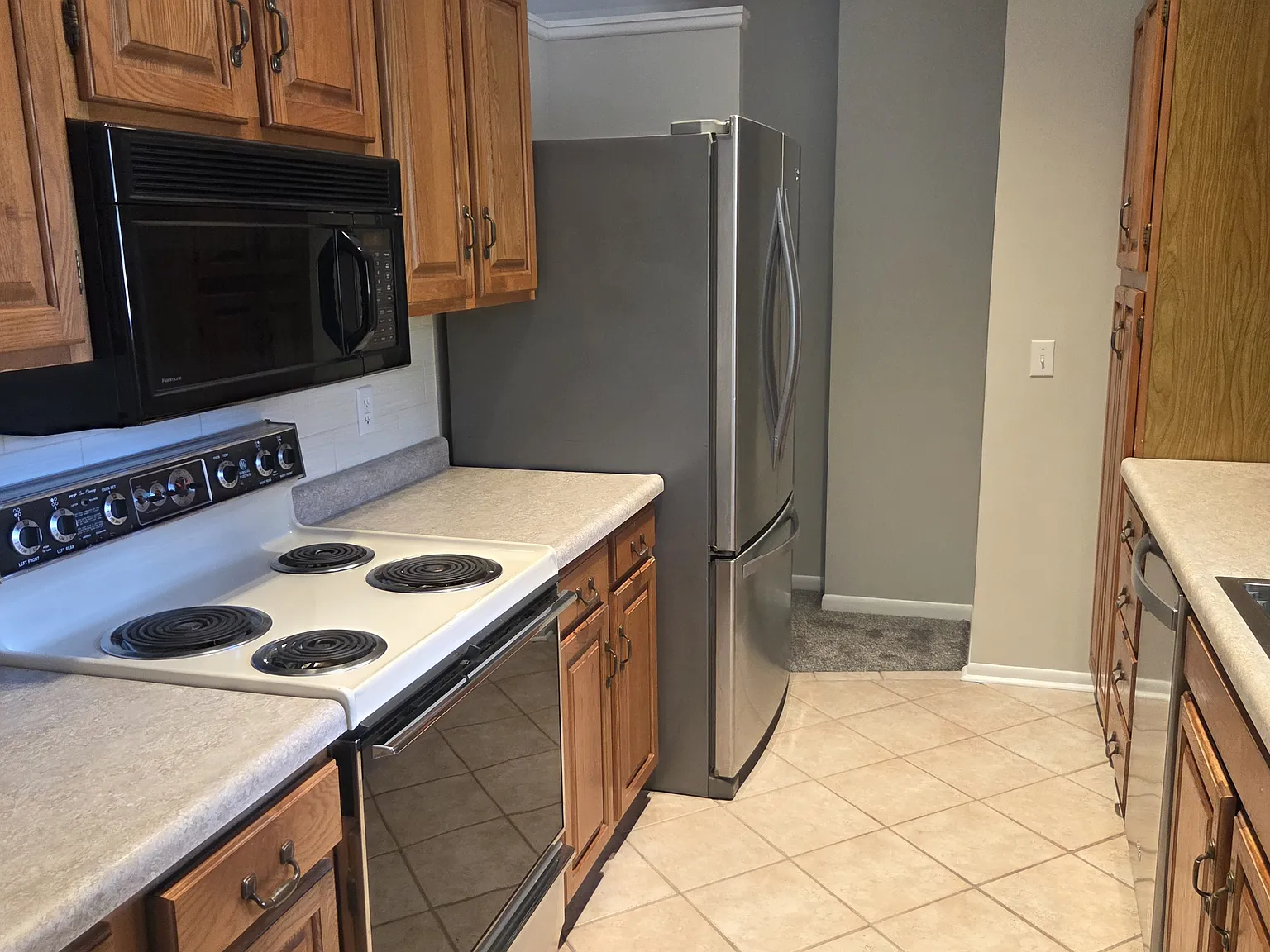 2 bed, 1029 sqft, $1,950 — Photo 3