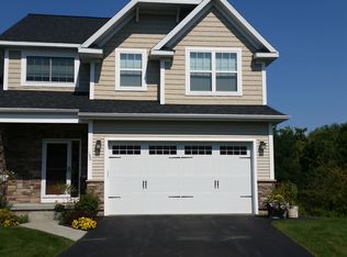 100 Lorenzo Dr, Troy, NY 12180