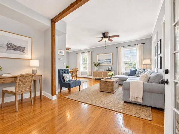 3 Round Hill St, Jamaica Plain, MA 02130
