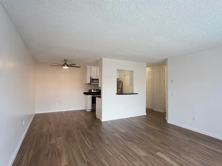 Volterra Apartments — Photo 44