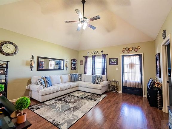 5th image of 410 Galvez Ln