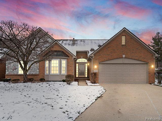 1st image of 3835 Arbor Dr