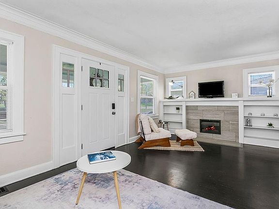 3rd image of 7044 Paseo Blvd