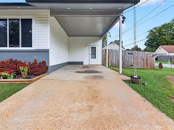 3rd image of 3400 Hyde Cir