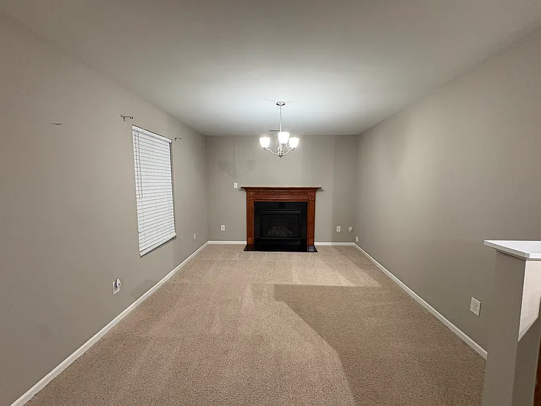 722 Sinclair Dr — Photo 5