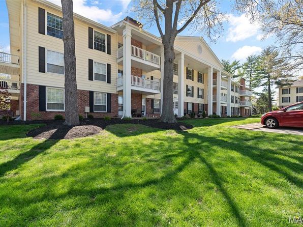 1511 Hampton Hall Dr #19 & 20, Chesterfield, MO 63017