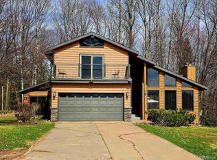 3 Hidden Creek Dr, Marquette, MI 49855